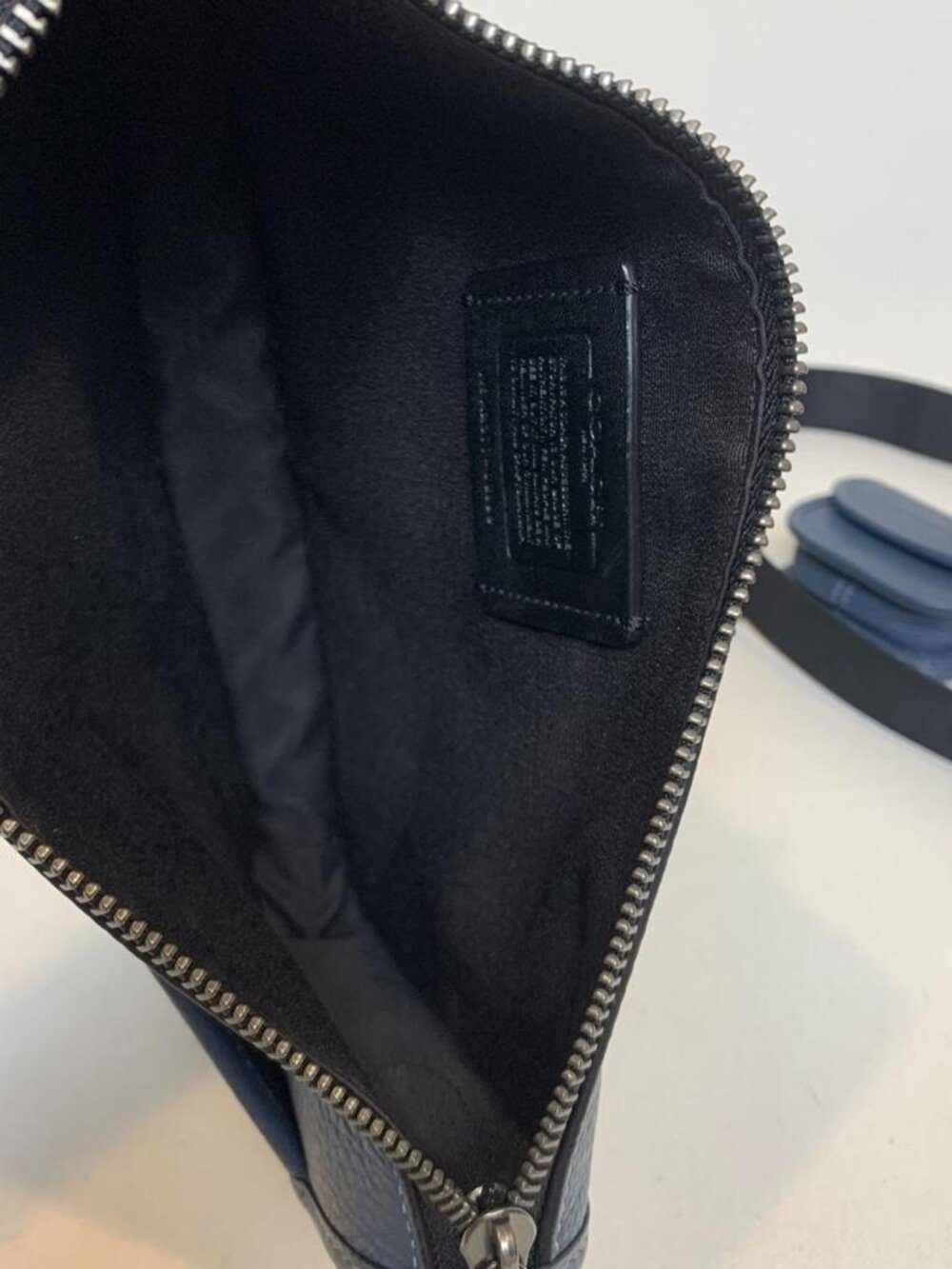 Blue pebble leather Coach - Picture 8 of 8